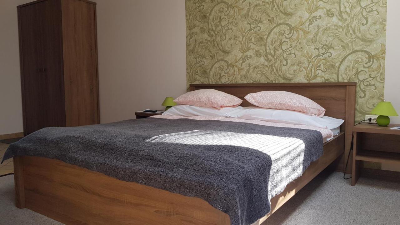 Vegvar Delux Apartman 귤러 외부 사진