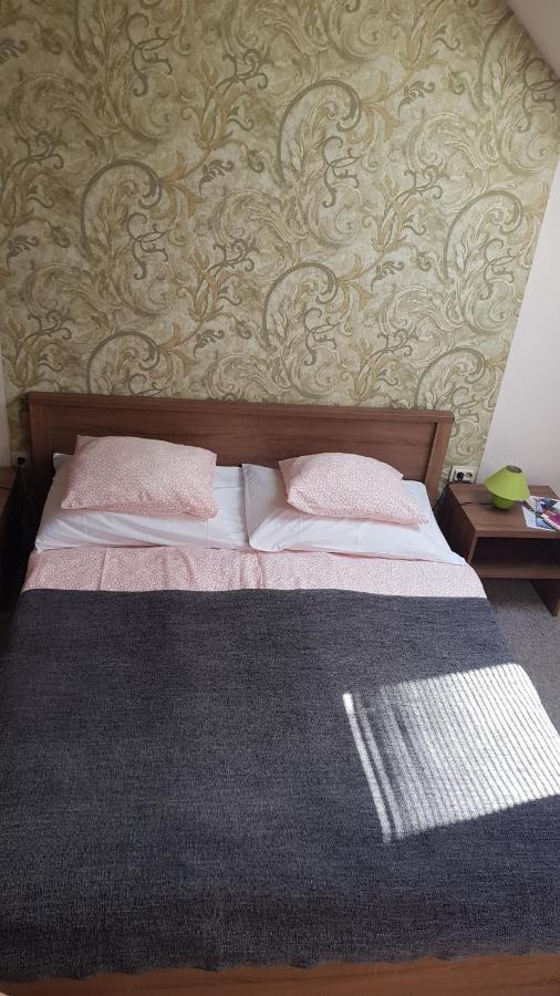 Vegvar Delux Apartman 귤러 외부 사진