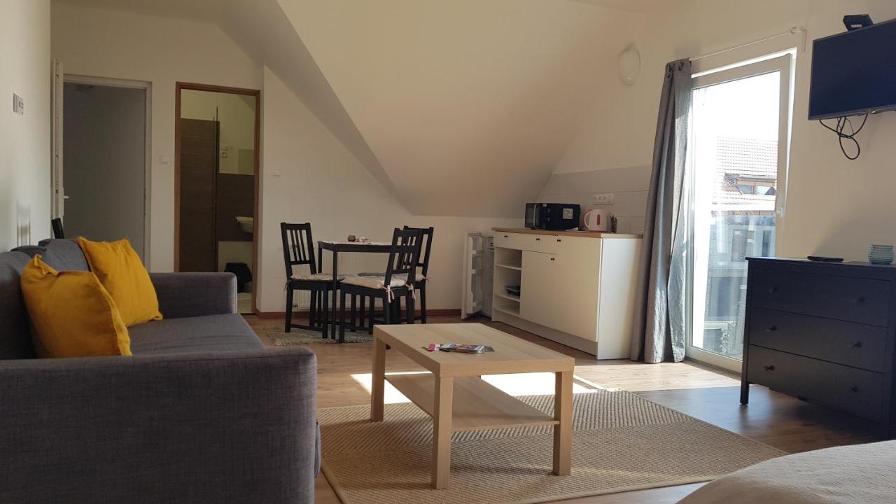 Vegvar Delux Apartman 귤러 외부 사진